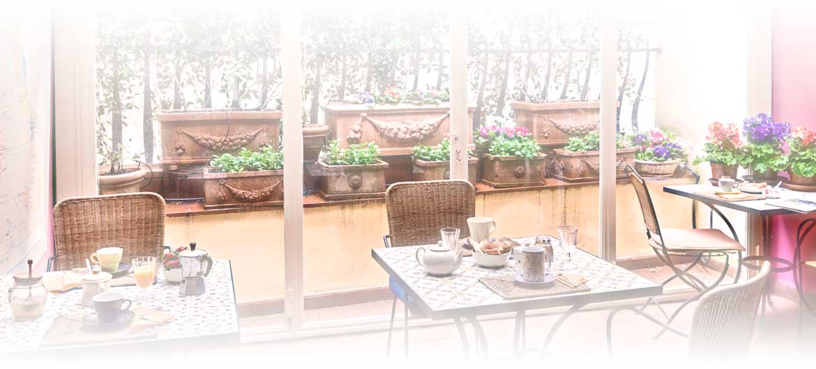 La terrazza fiorita del B&B le Stanze di Santa Croce sa Firenze